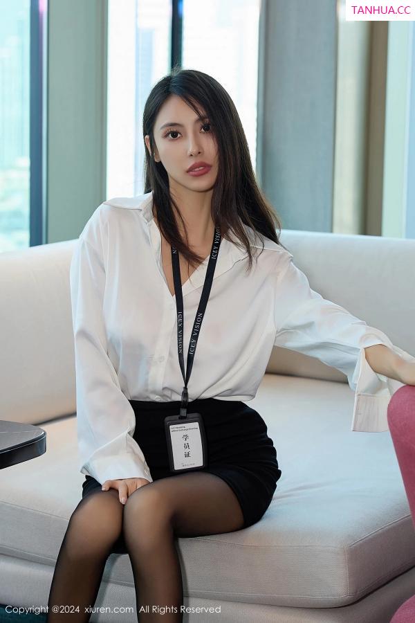   [XiuRen]高清写真图 2024.02.29 No.8155 lingyu69 黑丝美腿第3张图片